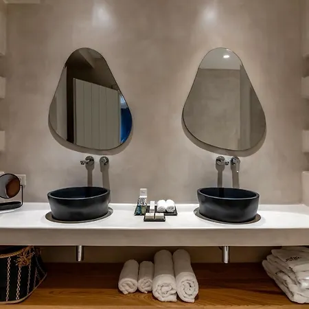 Arotron Santorini 4* Πύργος