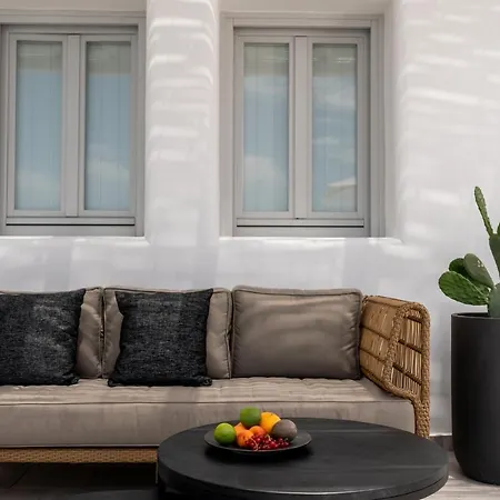 Arotron Santorini 4* Pýrgos