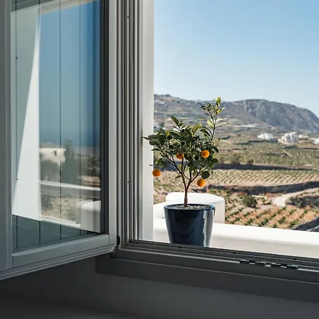 Arotron Santorini Bed and Breakfast 4*