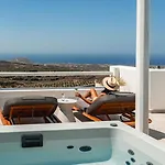 Arotron Santorini Bed & Breakfast 4*