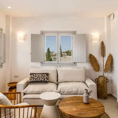 Arotron Santorini Bed & Breakfast