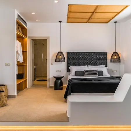 Oda ve Kahvaltı Arotron Santorini