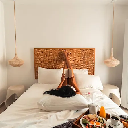 Arotron Santorini Bed & Breakfast