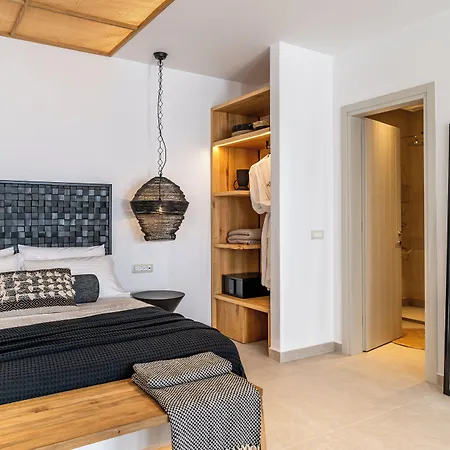 Arotron Santorini Couette-café 4*