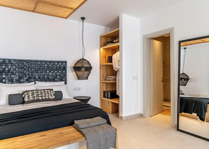 Arotron Santorini Bed and Breakfast 4*