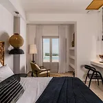 Arotron Santorini Bed and breakfast 4*