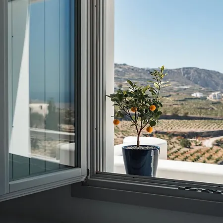 Arotron Santorini Bed and breakfast