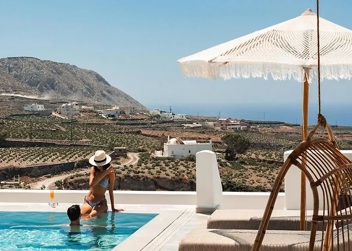 Arotron Santorini Bed and breakfast 4*