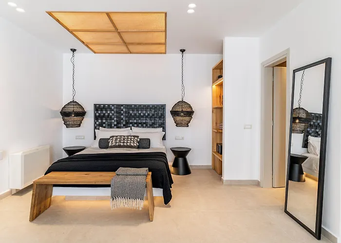 Arotron Santorini Bed and breakfast 4*