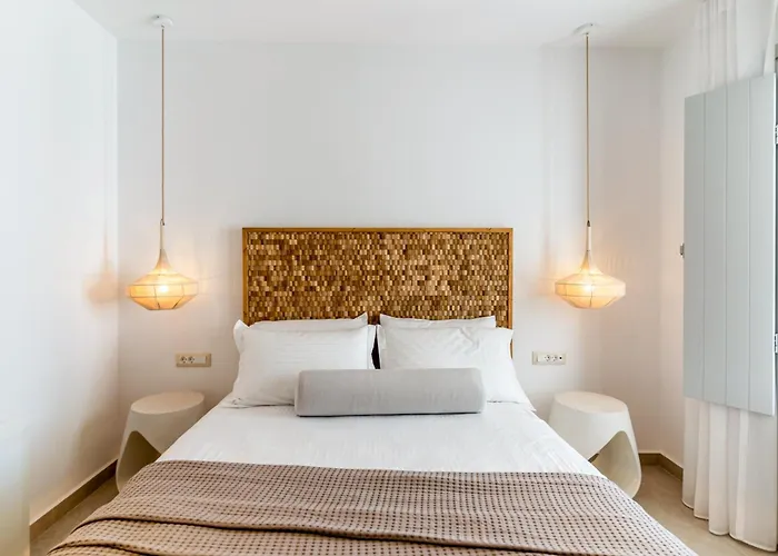 Arotron Santorini Пиргос